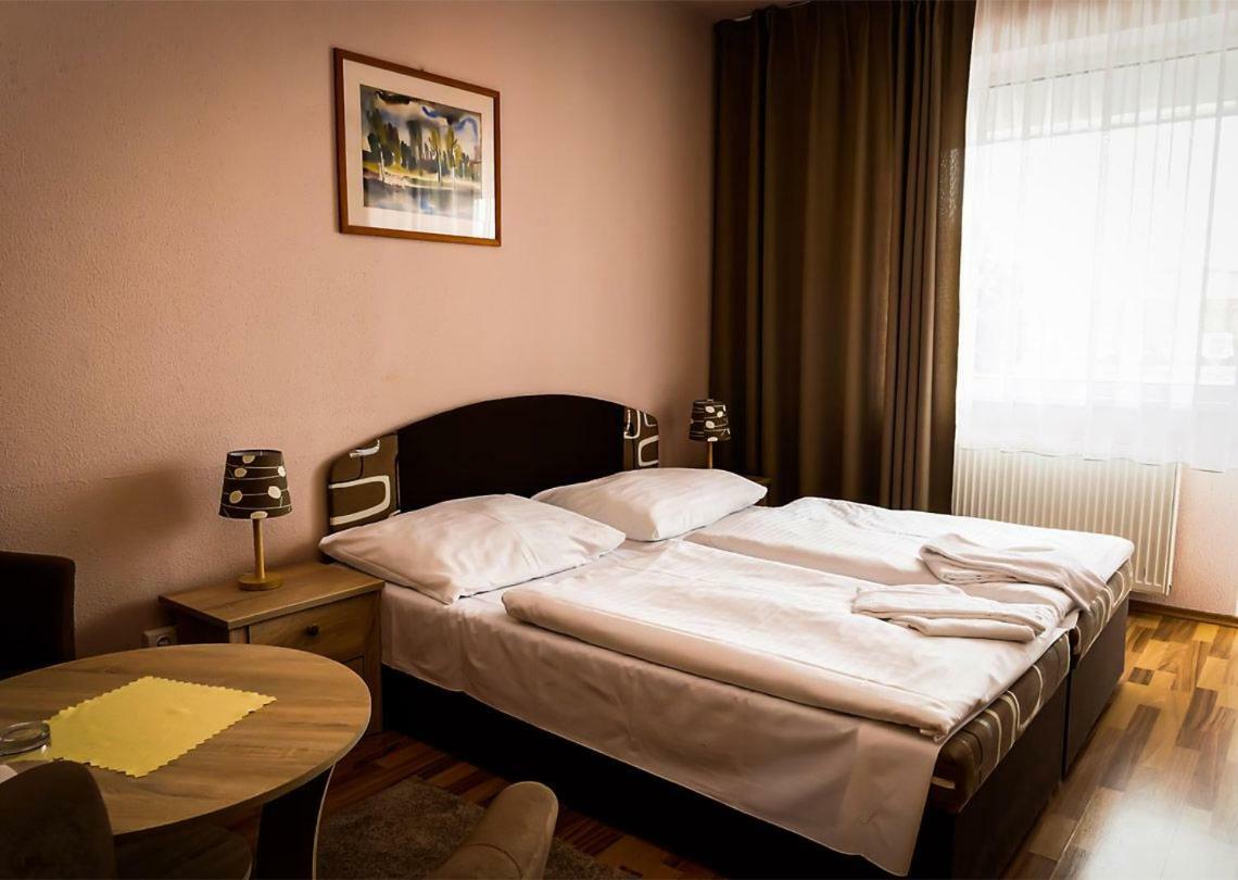 Hotel Atrium Малацки Екстериор снимка